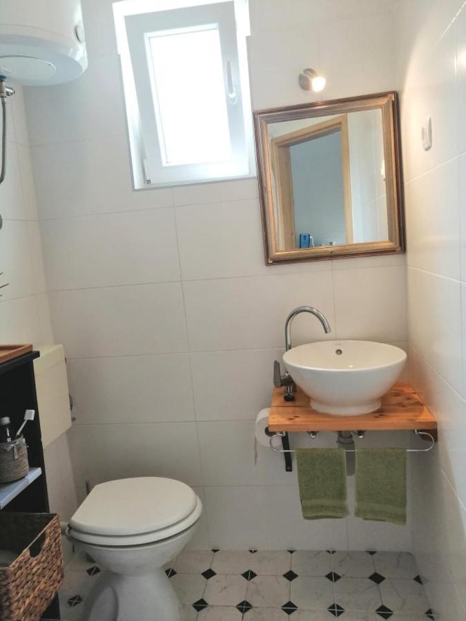 Apartment Bosiljak Єлса Екстер'єр фото