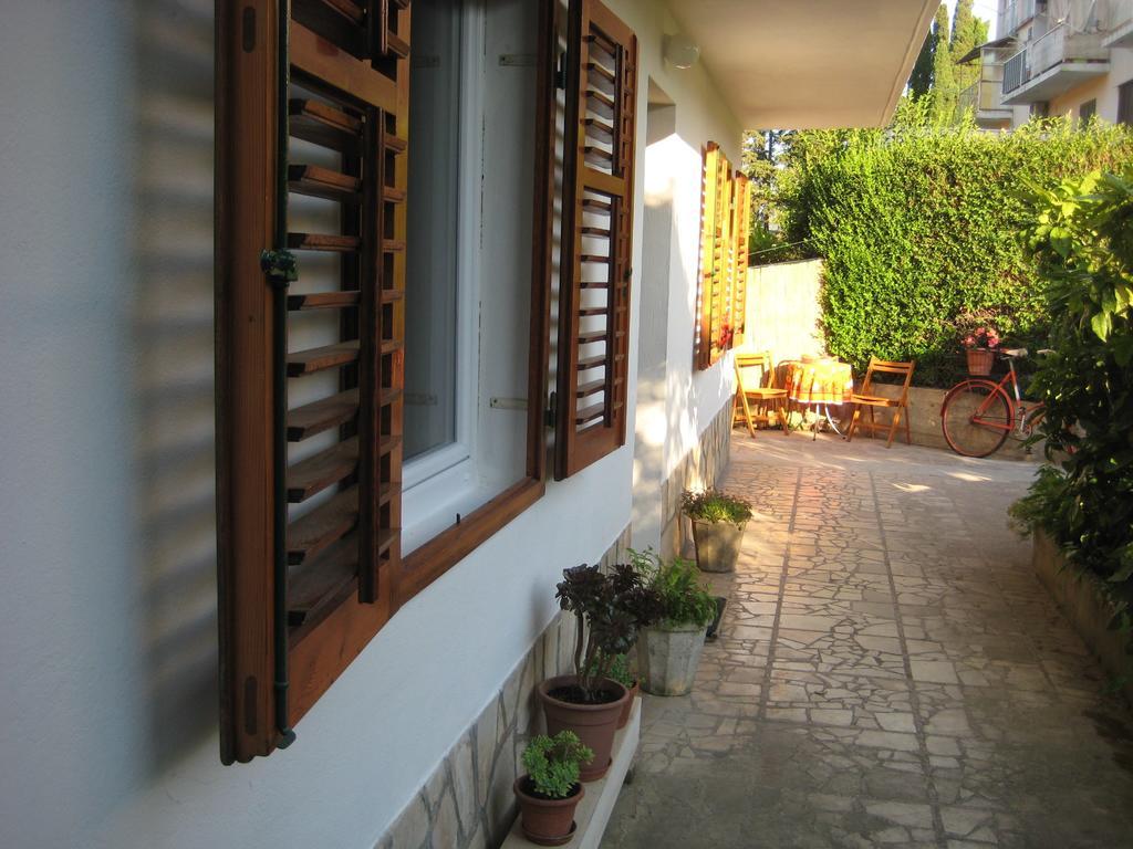 Apartment Bosiljak Єлса Номер фото