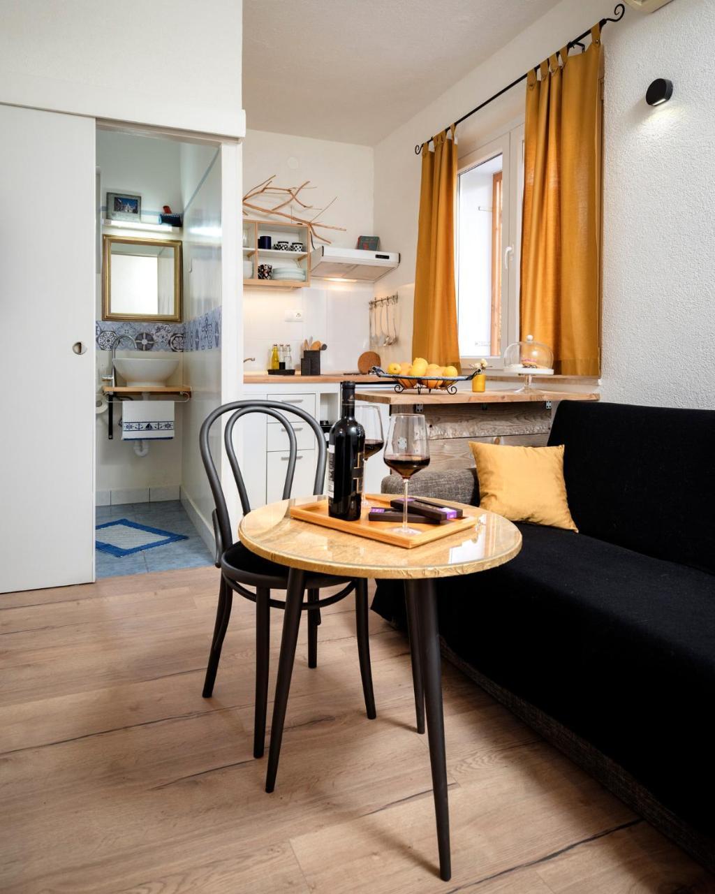 Apartment Bosiljak Єлса Екстер'єр фото